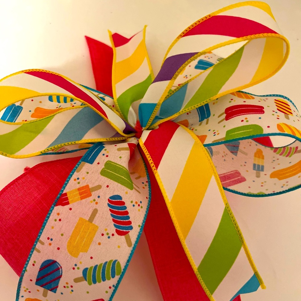 Beautiful popsicle accent bow
